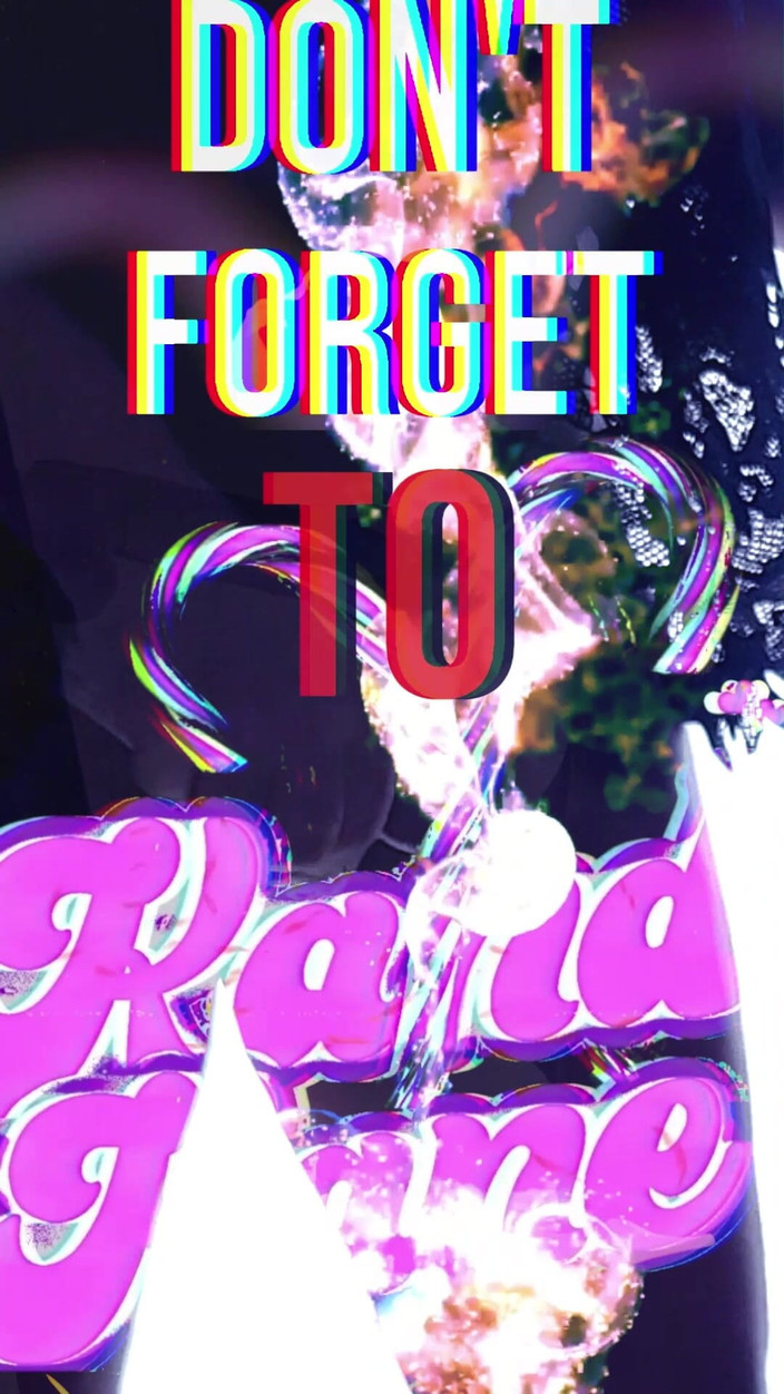 kandiKane: Con đĩ brazil phục tùng quyến rũ trong giày cao gót...