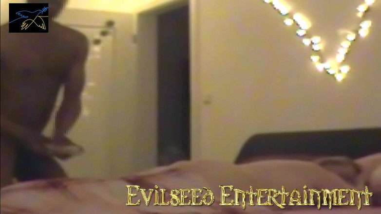 Evilseed Entertainment: Milf europea recibe un mensaje y más