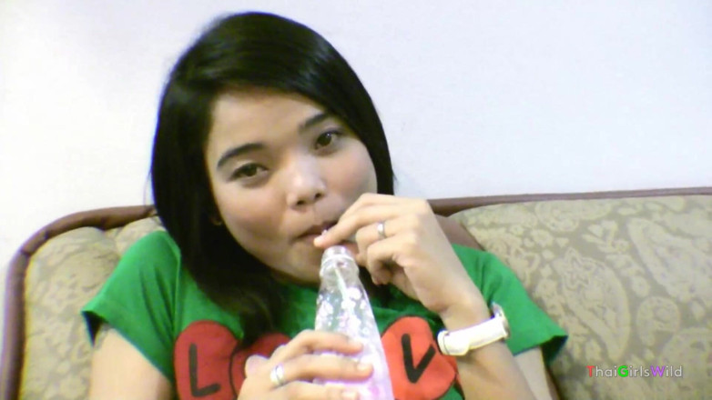 Thai Girls Wild: Memek sempit gadis hot thailand dicrot sperma hangat!
