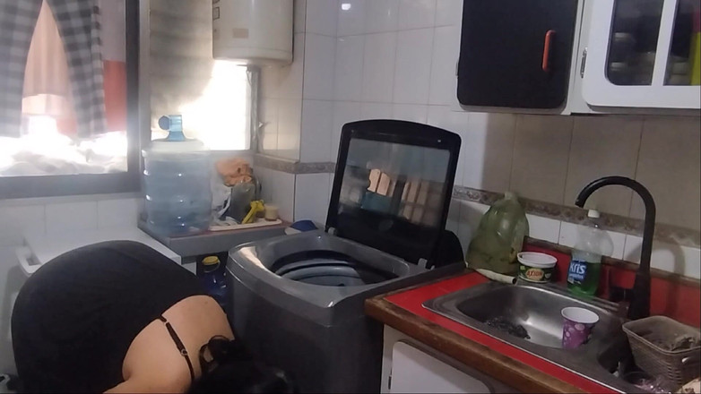 Mature couple Ve: We Started Doing Laundry but Ended up Fucking