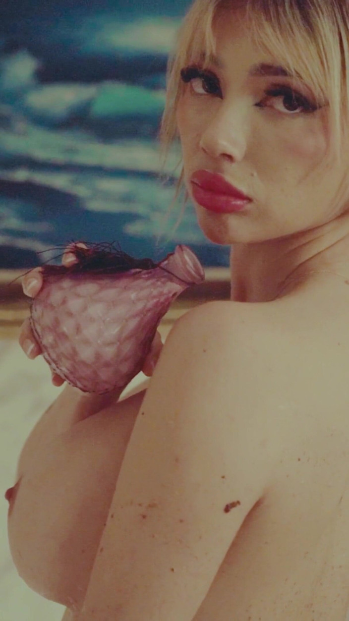 Gatita Veve: Vlog Exclusif - Le Bain D’aphrodite