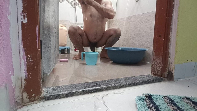 LovedSunsine1990: Desideri fare un bagno nudo con me?