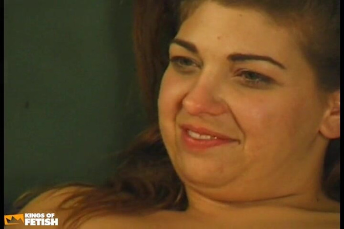 Fat, Chubby and Sexy: Memek sempit cewek super semok ini dientot habis-habisan sama pria...