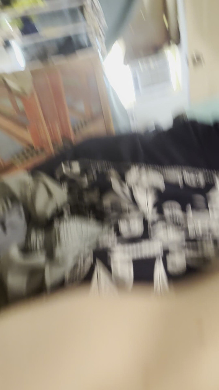 Ddub: この尻軽女に火を注ぐな。