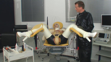 Rubber & Clinic Studio - 1ATOYS: Catheter and stomachsound in latex