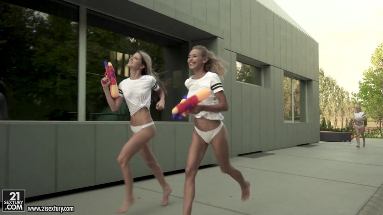 21 Sextury: Veronica Leal, Gina Gerson &amp; Nesty - Mokrá trička