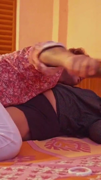 Hintli ateşli model net sesli viral video