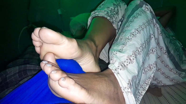 BigassMILF40: Šukání nohou mé zralé sousedky děvka má ráda tvrdého ptáka