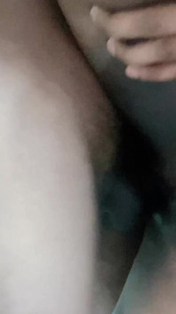 Kawan seksi miang Gril berkongkek keras di bilik alon rakan lelakinya