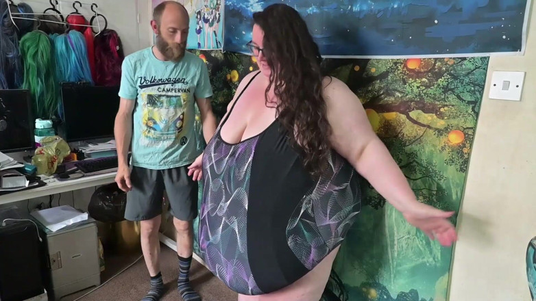 SSBBW Hunter: ช่วยสาวตัวใหญ่สวยเซ็กซี่ในชุดว่ายน้ําแน่น