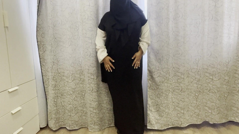 Lux Eva: Moroccan Stepsister in Pantyhose Without Panties