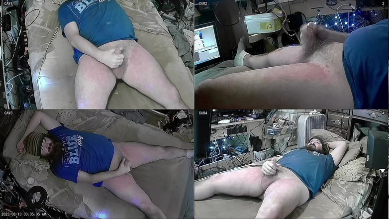 Au79: Masturbuje a ukazuje nové úhly mého místa