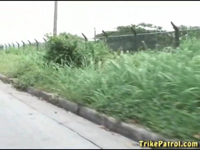Trike Patrol - Tuk Tuk Patrol: Small tit pinay fucks out of towner