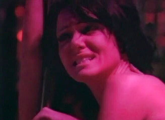 3some Bangers: Dvě sexy holky se baví se šťastným chpákem vstreaptském klubu