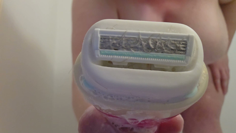 Virgie Blanca: BBW Shaving Pussy and Fupa Cumpilation