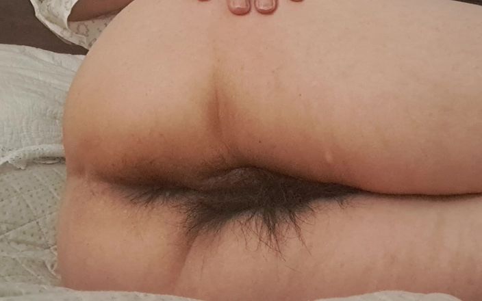 Mommy big hairy pussy: Styvmor med en puckered röv
