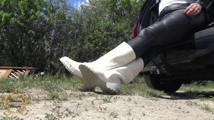 Contessa Claudia Vienna's Fin and Femdom: ¡Wellies siembran! Masturbándose como lo quiero, parte 1