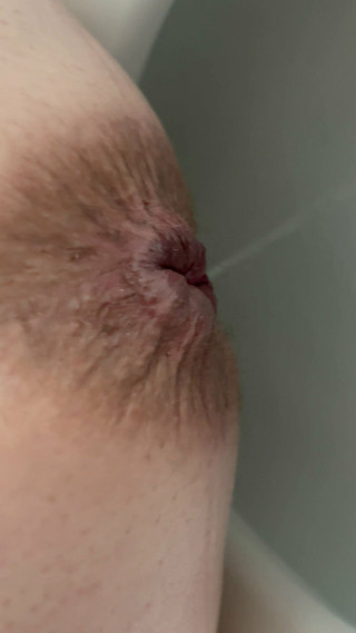 Sweet Marie: Писяю і відкриваю мою брудну дупу для вас! Душ демонструє також!