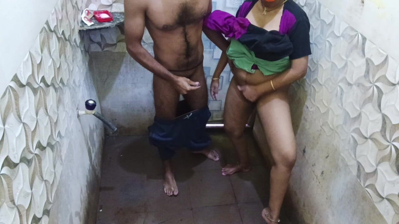 Mami4711: Video làm tình nóng bỏng ấn độ kiểu chó trong phòng tắm