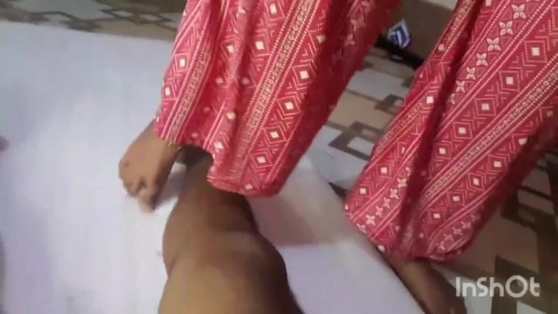 Village wife 9: Indian Deshi Stepmom and Stepson Mms Viral
