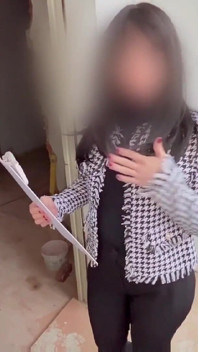 Emlakçı Daire Sahibine Sakso Çekiyor