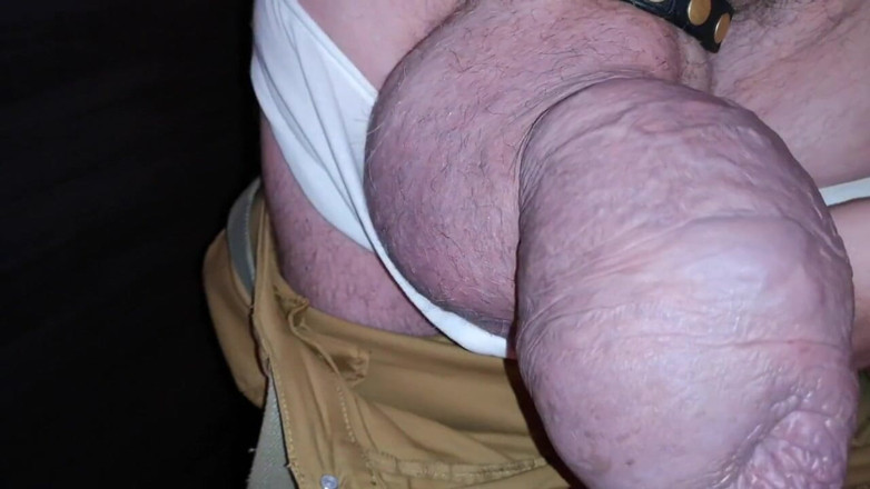 Monster_Meat_: Кончаю в туалете Tom of Finland в баре Gran-Canaria