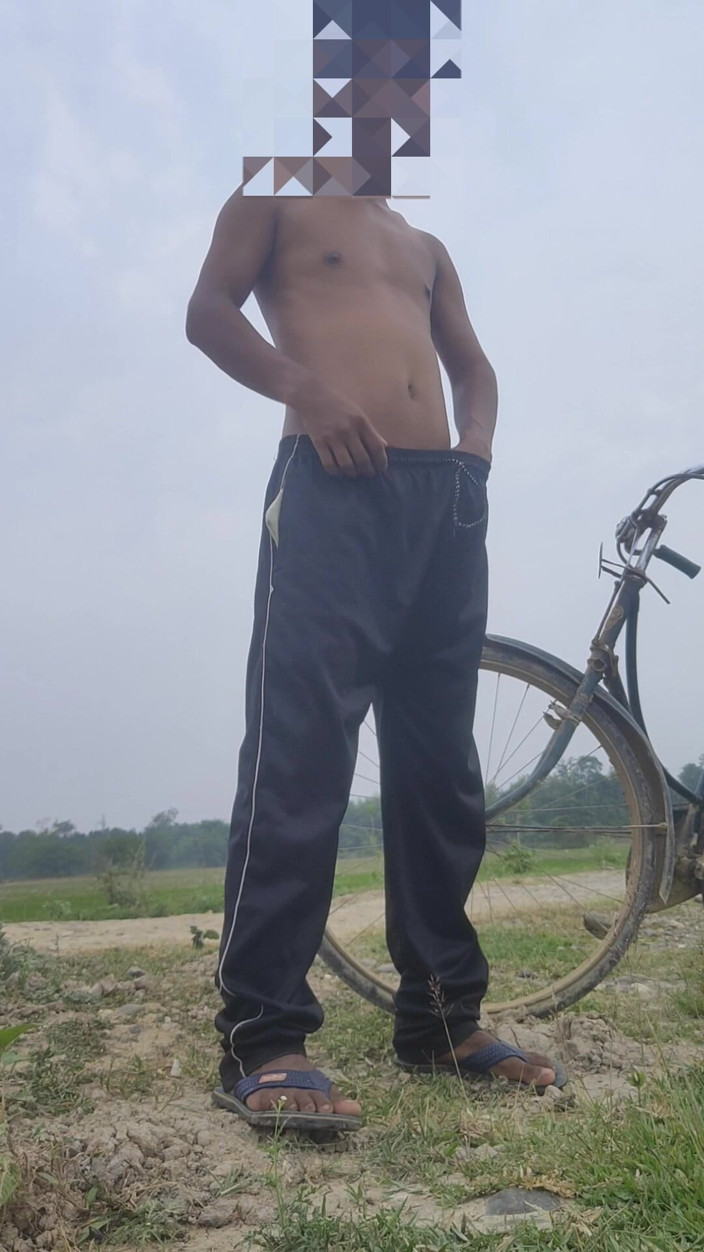 Assamesebodoboy: Outdoor Roadside Gay Men Masturbation Sex Video