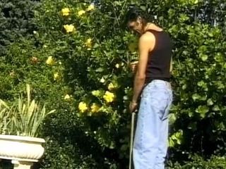 Deutscher hardcore: O doamnă germană Sey este adânc în piscină