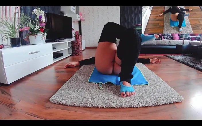 Sexydea: Hot and Steamy Dualcam Naked Yoga