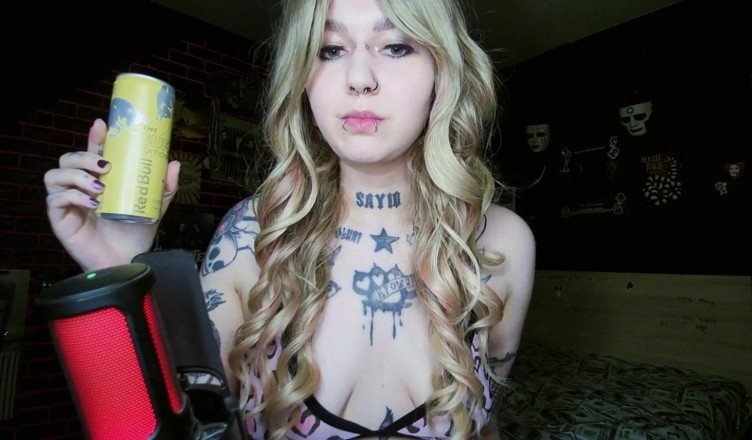 MessalinaHorror: Sexy bionda alternativa sborrata