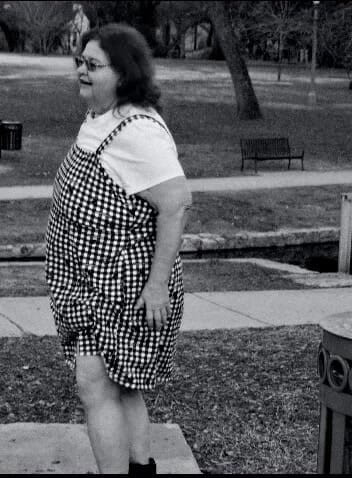 BBW nurse Vicki adventures with friends: Traje de warthogs Spike Boot vs fotos divertidas ambientadas en...