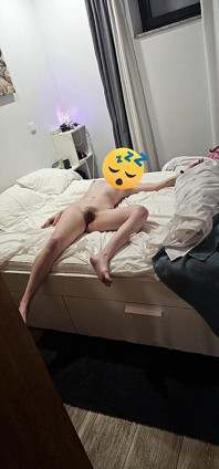 Děvka omdlí od toho, že není schopna vystát její kundičku