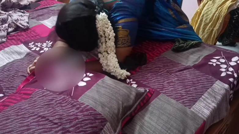 Black & white desicat: Quente indiana tia fodida em saree e doggy creampief