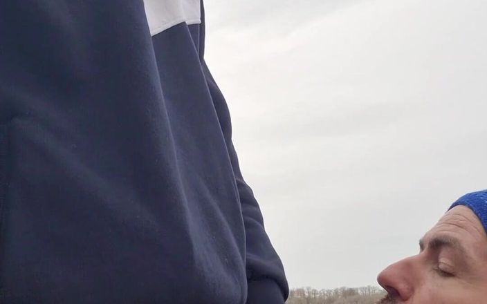 Justin hoodwar: Un ragazzo fa un pompino a un ragazzo con un...