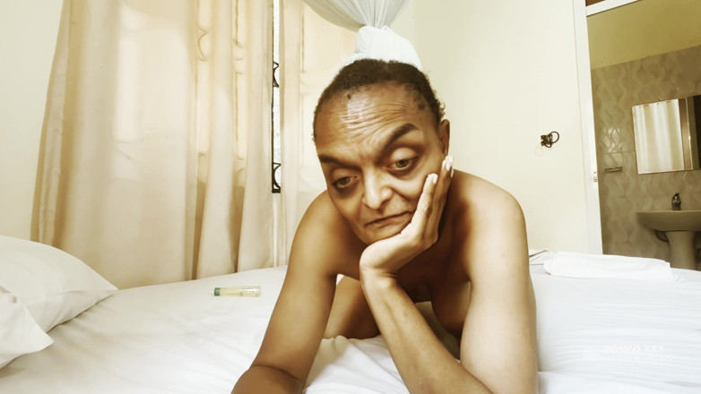 BongoXXX: Cara, eu fodi sua madrasta na bunda