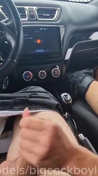 Bir Yabancı, Ben Gelene Kadar Otoyolda Prezervatifsiz Sıkı Kıçımı Becerdi