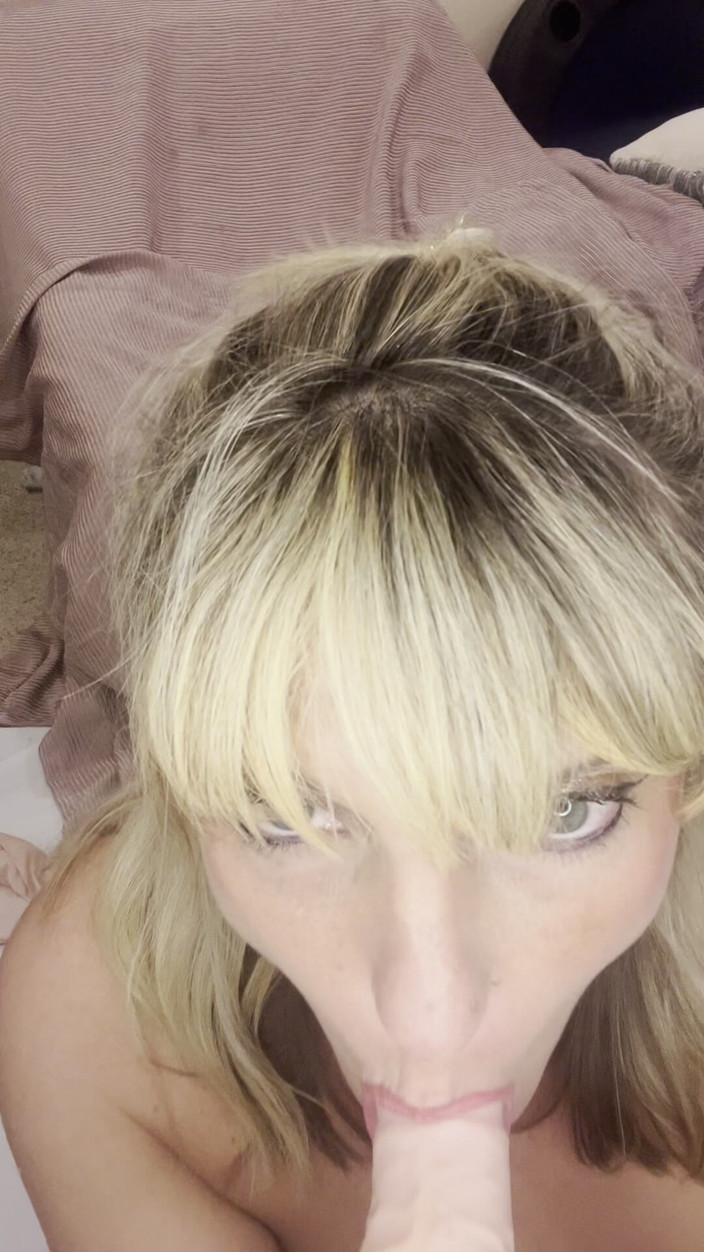 Ms. Whitney Lane: Istri trad ingin suami menghamilinya