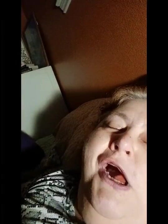 BBW nurse Vicki adventures with friends: Dondurma, muz ve dondurmayı seviyorum Yum