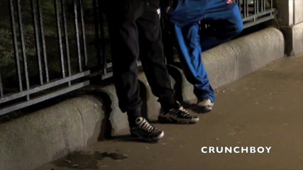 Sneaker gay: Sneaker exhib in the subway !! Risky