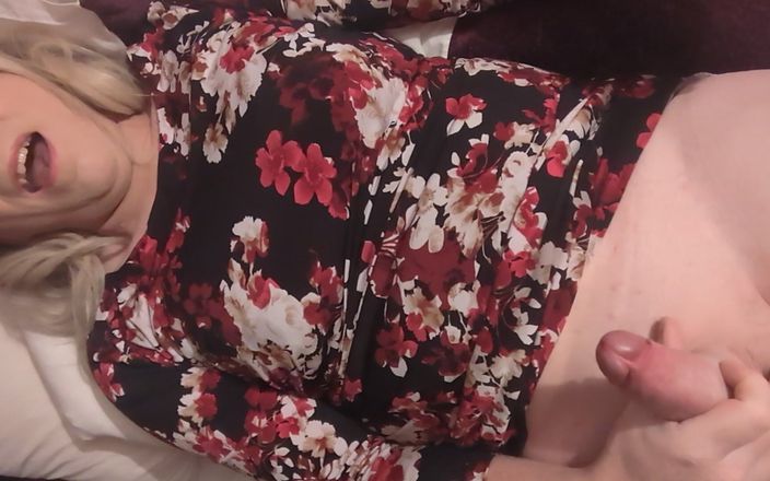 NikkiGee: Uma gozada grande com Nikki! Assista Me Stroke e Have...