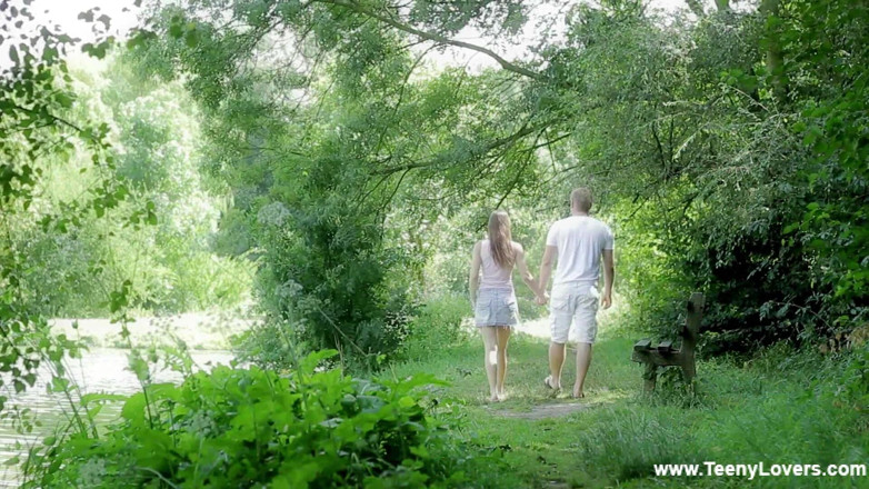 Teeny Lovers: L’endroit le plus romantique pour du sexe