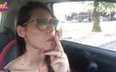 Smokin Fetish: Fofa adolescente Petra fumando no carro