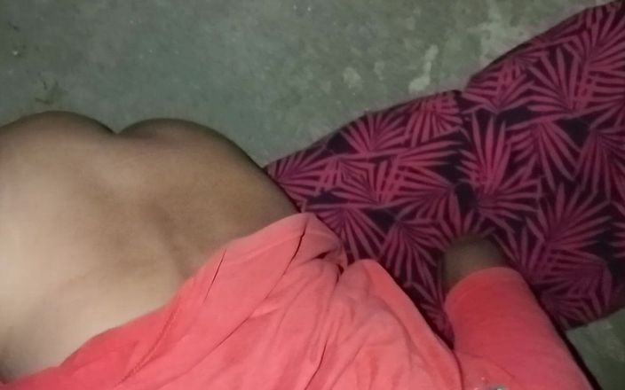 Pooja Sexy: Ik neukte mijn Bhabhi terwijl ik liggend