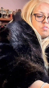 Psychotické kouření řetězu kouření venku při úpravě videí BBW MILF kouření vlog