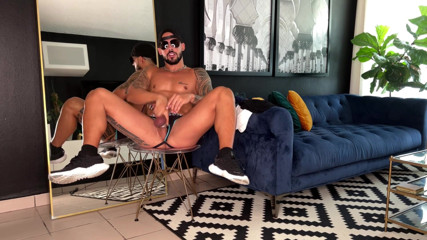 ortizjona: Pumping My Nipples Before Hit the Bars at the Gym...