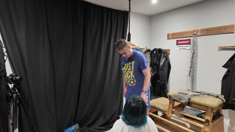 The Izars: Giáo viên đĩ bẩn thỉu và máy rung lovenese bí mật...