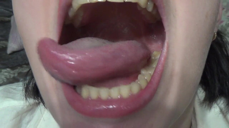 Goddess Misha Goldy: Giantess swalowing you with big gulp!