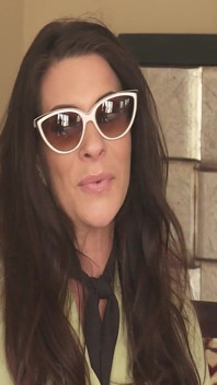 Tre fiche scena 4 orgia di brune che scopano insieme godendo un grosso cazzo