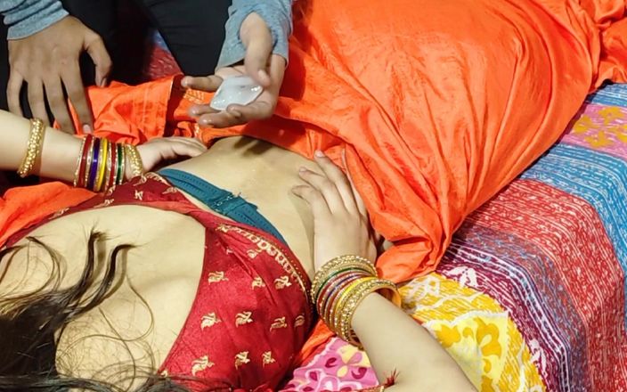 KavitaBhabhi: विशाल स्तन भारतीय एमआईएलए स्ट्रिप्स साड़ी चोली और देवर जी के साथ fucks