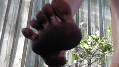MySweetFeet4u2c: Trampling my feet in dirt